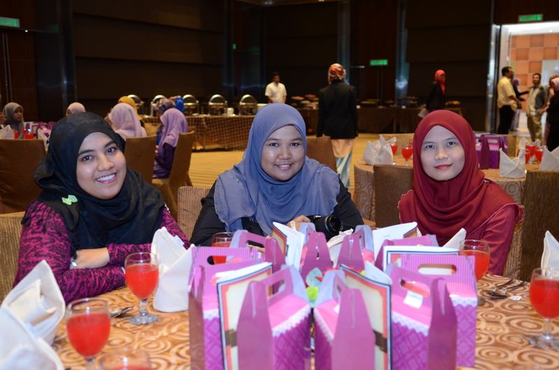 Hi tea alumni  14  055
